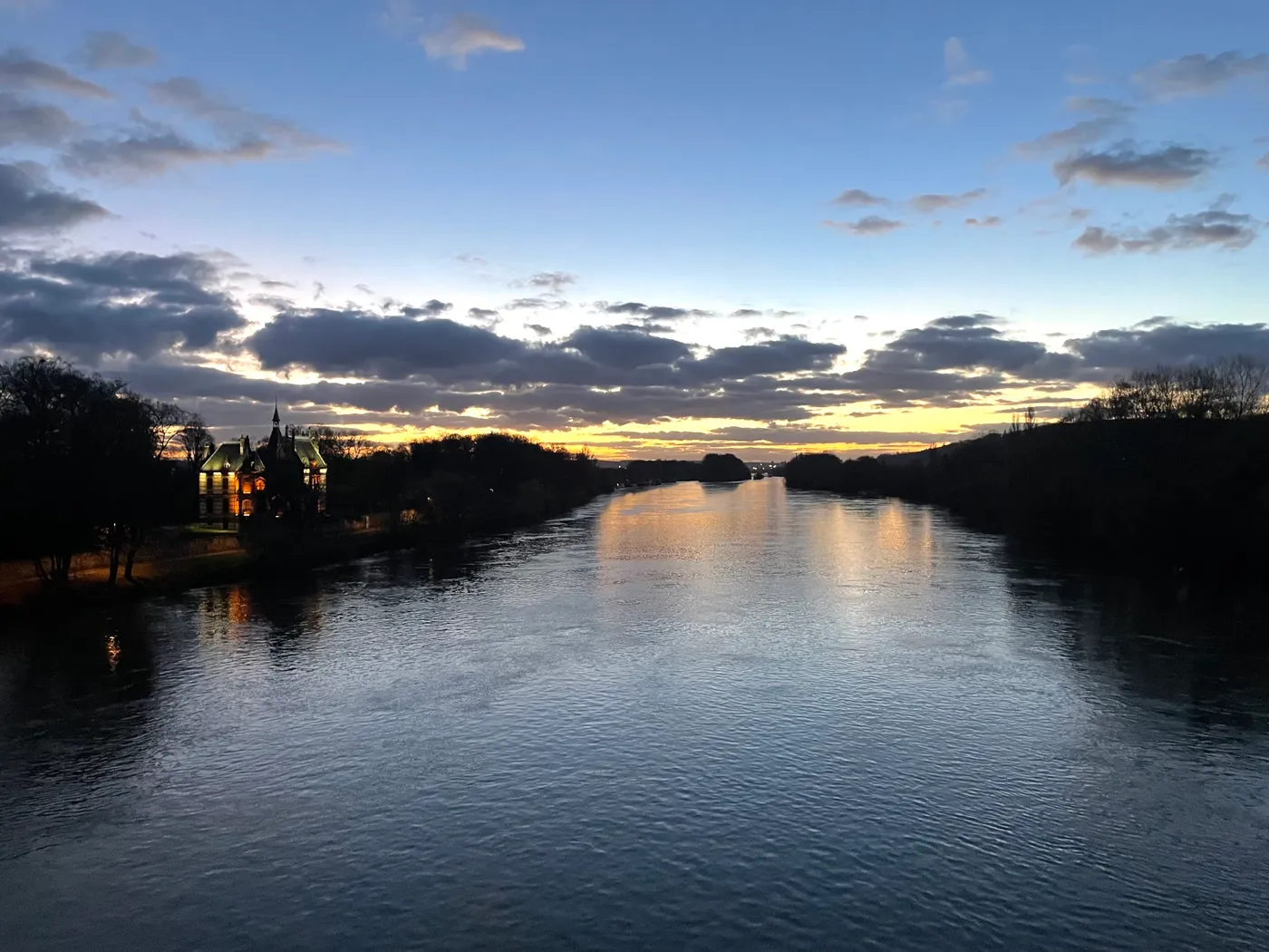 Vue depuis le pont en direction de Meulan